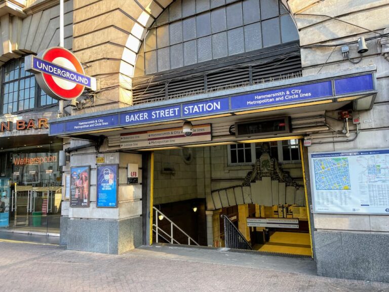 ハリーポッター・スタジオツアーは Golden Tours の直通バスがおすすめ！ 🇬🇧 テムズの畔で｜Life By The Thames 🇬🇧